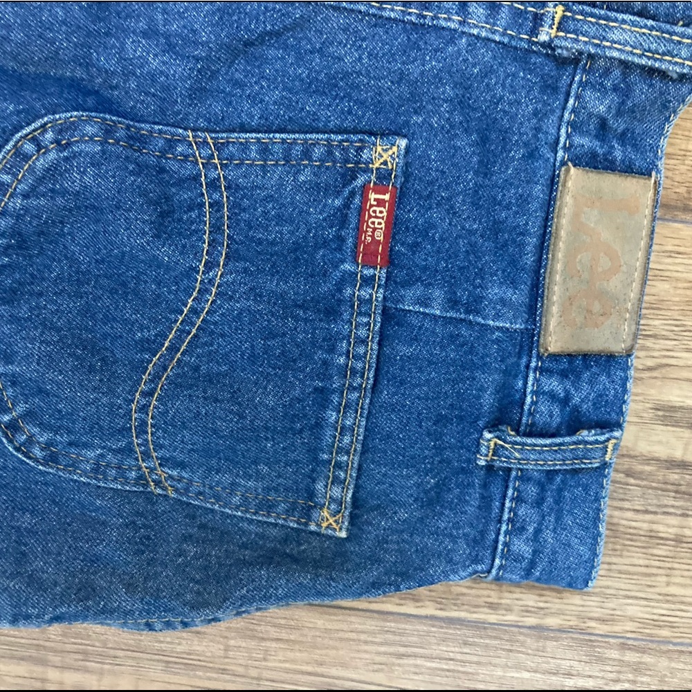 Vintage Lee High waisted Jean skirt size 2